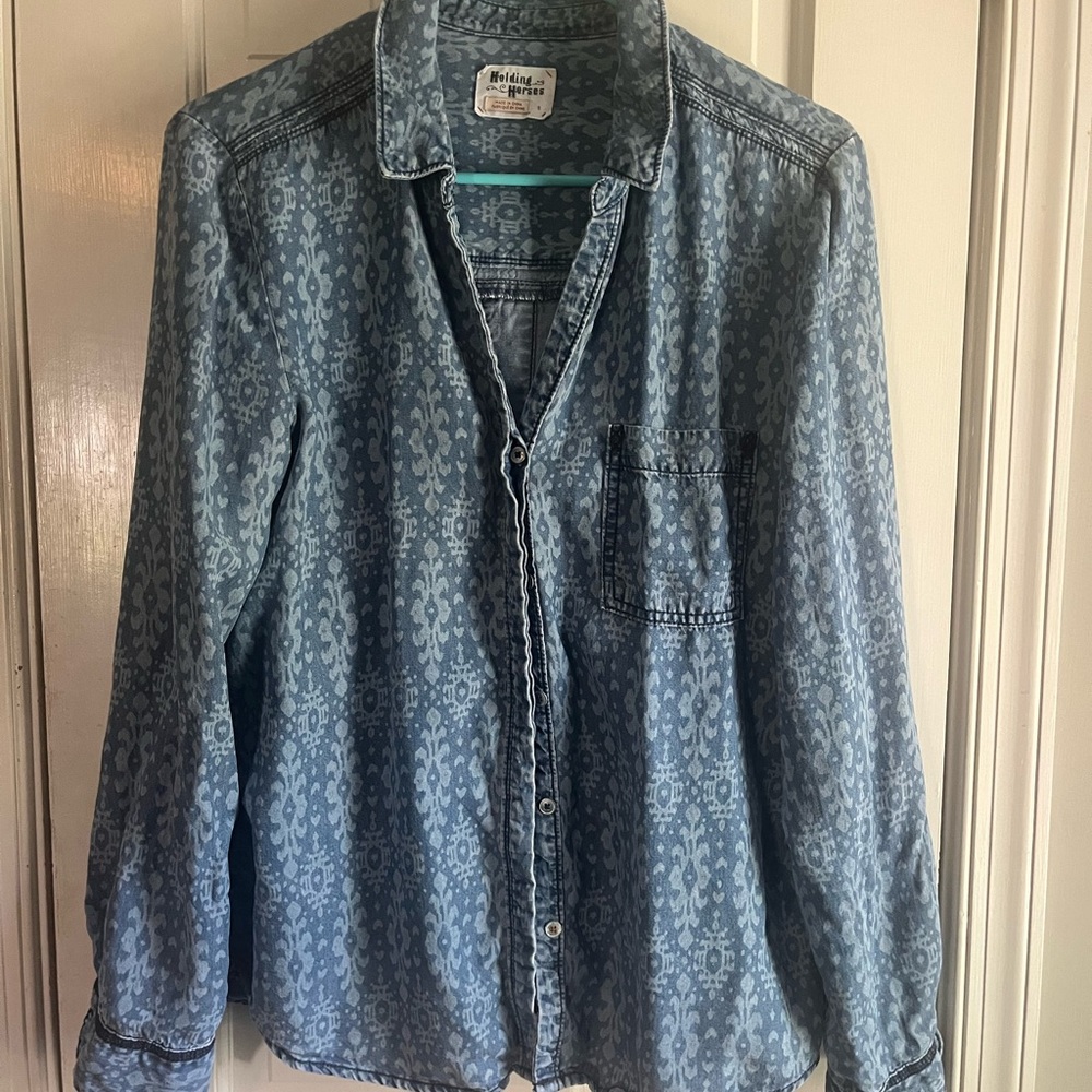Holding Horses Chambray button down